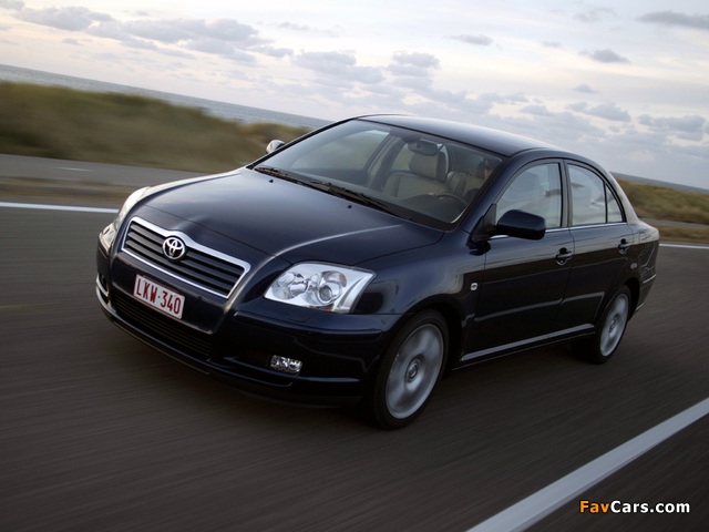 Images of Toyota Avensis Sedan 2003–06 (640 x 480)