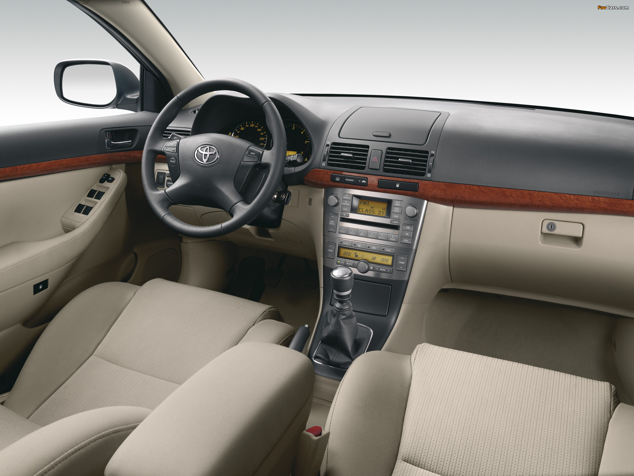 Images of Toyota Avensis Sedan 2006–08 (2048 x 1536)