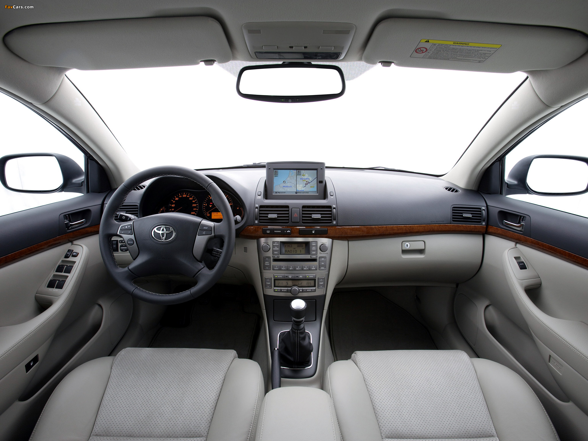 Images of Toyota Avensis Sedan 2006–08 (2048 x 1536)