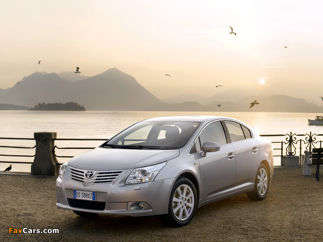 Images of Toyota Avensis Sedan 2008–11 (640 x 480)