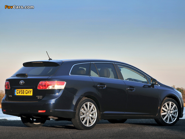 Images of Toyota Avensis Wagon UK-spec 2008–11 (640 x 480)