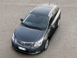 Images of Toyota Avensis Wagon 2008–11