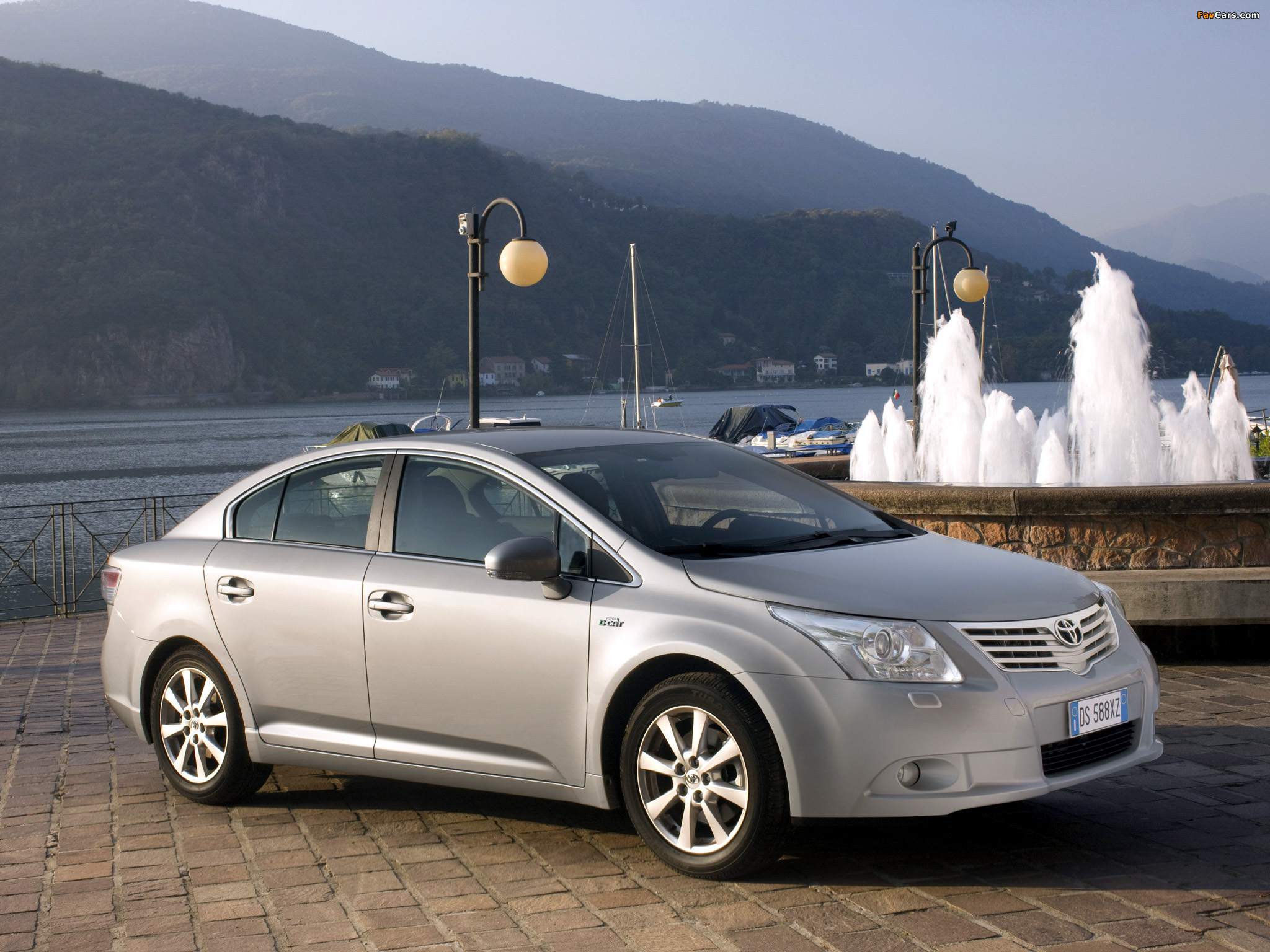 Images of Toyota Avensis Sedan 2008–11 (2048 x 1536)