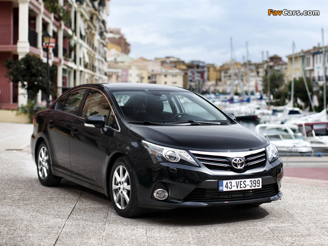 Images of Toyota Avensis Sedan 2011 (640 x 480)