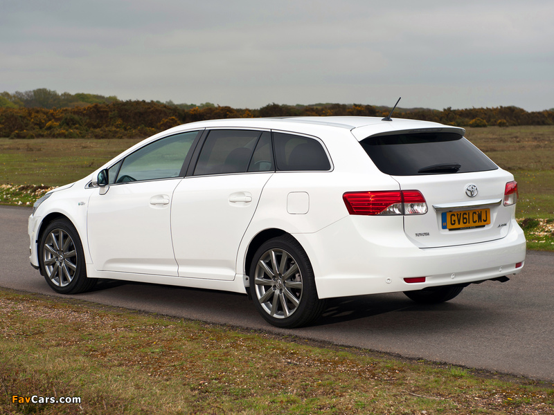 Images of Toyota Avensis Wagon UK-spec 2012 (800 x 600)