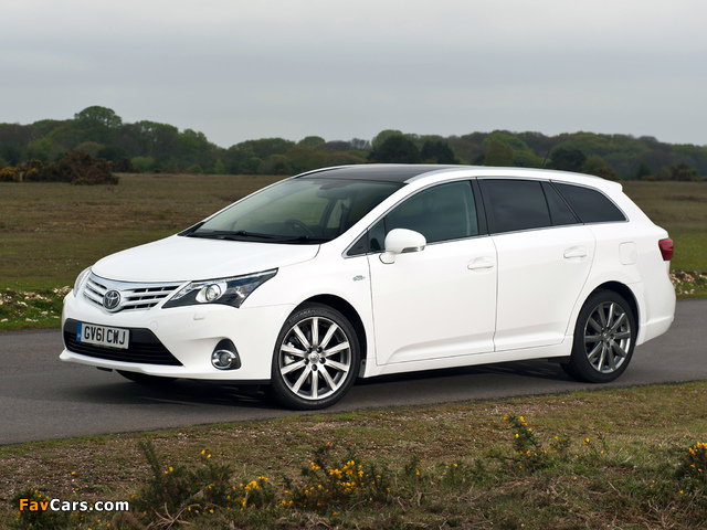 Images of Toyota Avensis Wagon UK-spec 2012 (640 x 480)