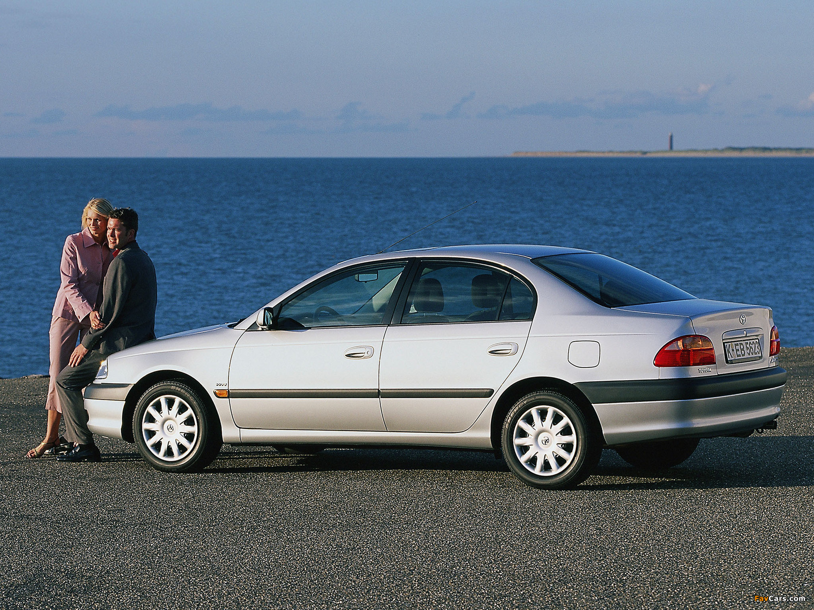 Photos of Toyota Avensis Sedan 2000–02 (1600 x 1200)