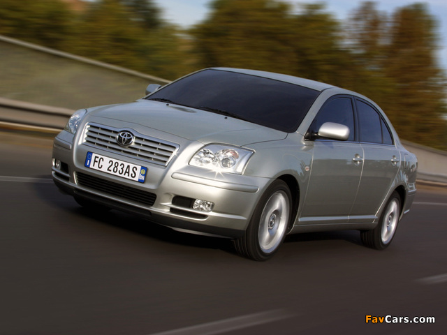 Photos of Toyota Avensis Sedan 2003–06 (640 x 480)