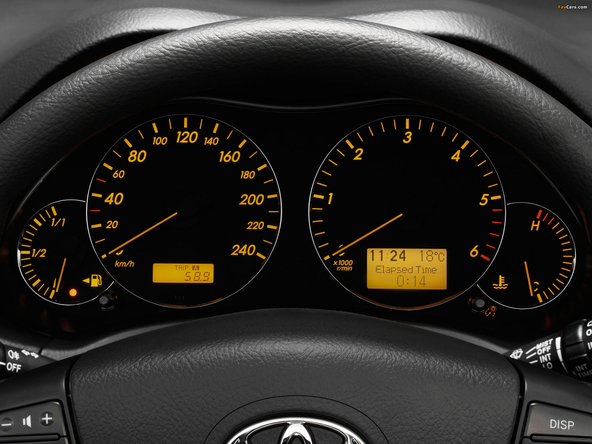 Photos of Toyota Avensis Liftback 2006–08 (2048 x 1536)