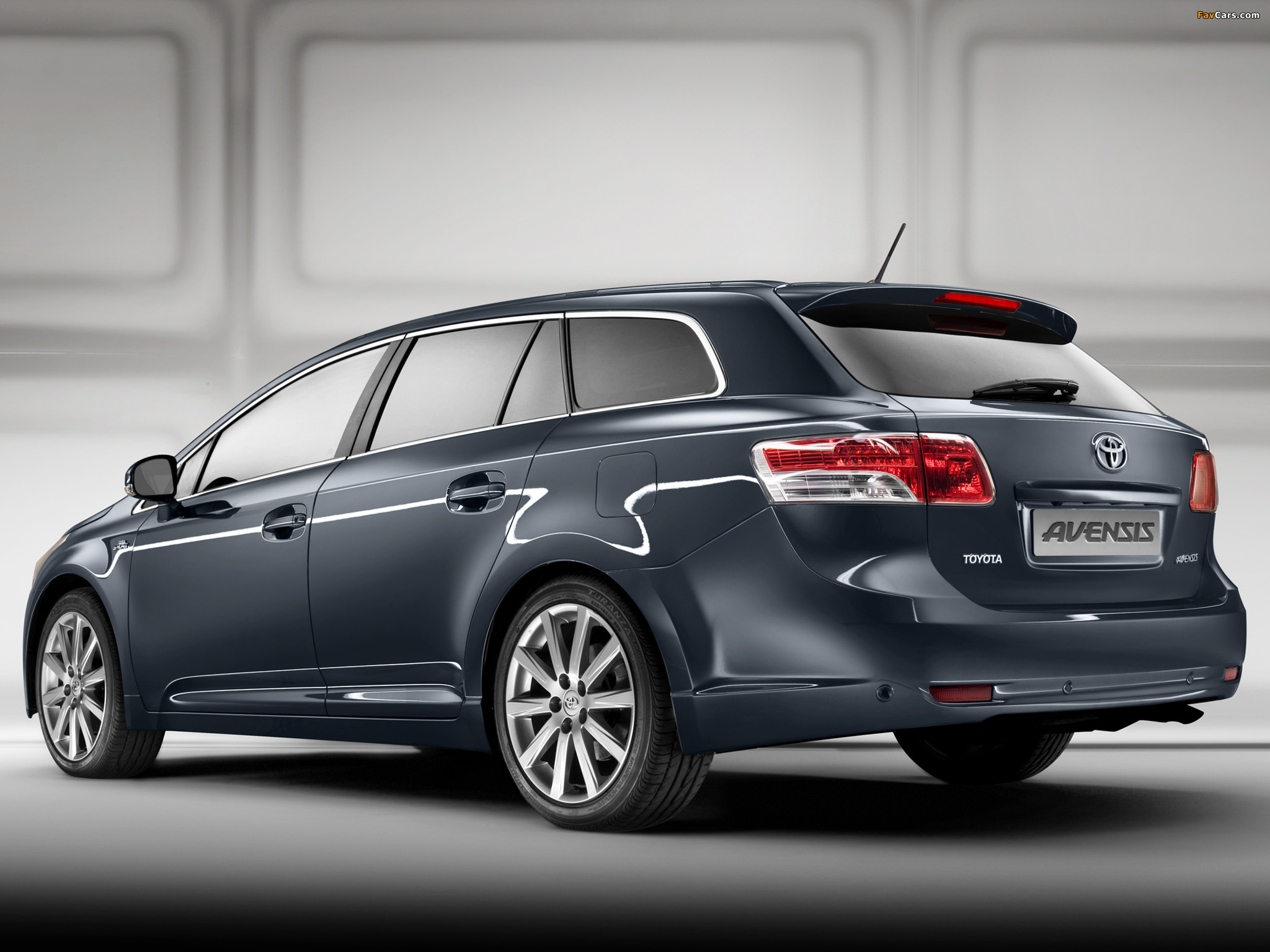 Photos of Toyota Avensis Wagon 2008–11 (2048 x 1536)