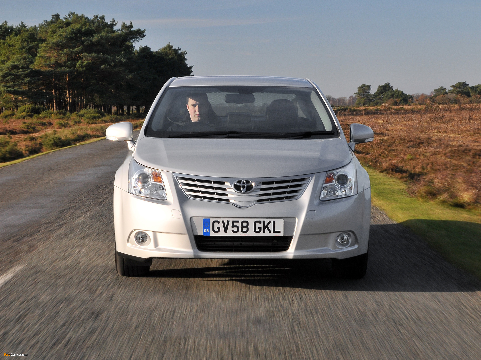 Photos of Toyota Avensis Sedan UK-spec 2008–11 (2048 x 1536)