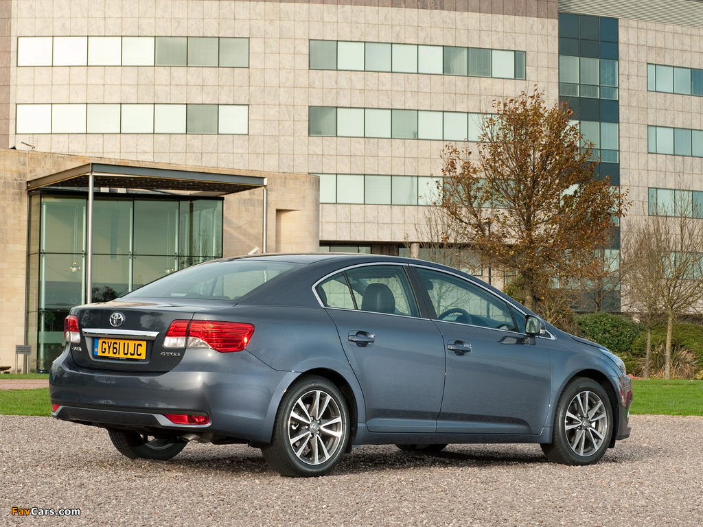 Photos of Toyota Avensis Sedan UK-spec 2011 (1024 x 768)