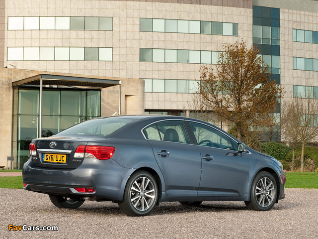 Photos of Toyota Avensis Sedan UK-spec 2011 (640 x 480)