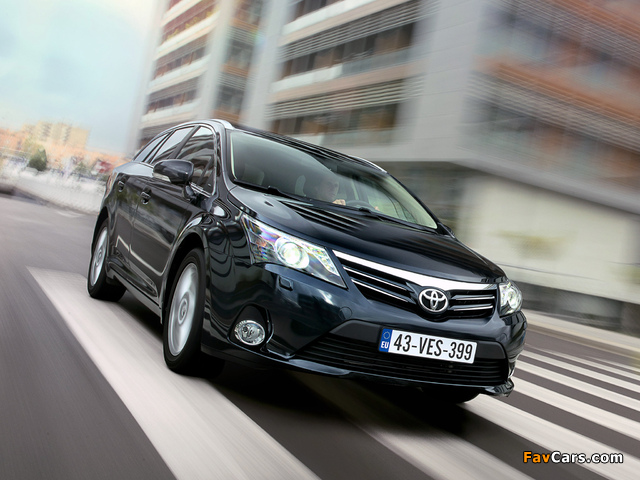 Photos of Toyota Avensis Wagon 2011 (640 x 480)