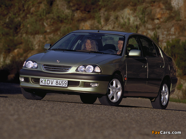 Pictures of Toyota Avensis Sedan 1997–2000 (640 x 480)