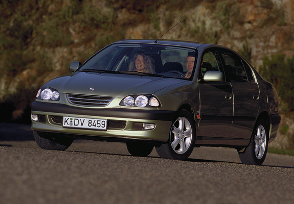 Pictures of Toyota Avensis Sedan 1997–2000