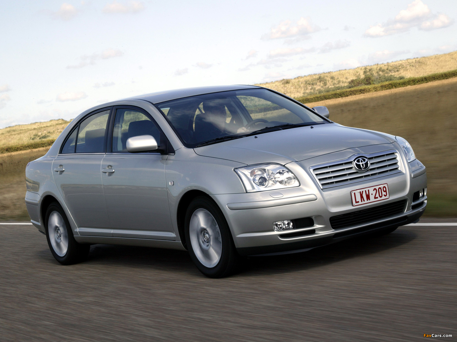 Pictures of Toyota Avensis Sedan 2003–06 (1600 x 1200)