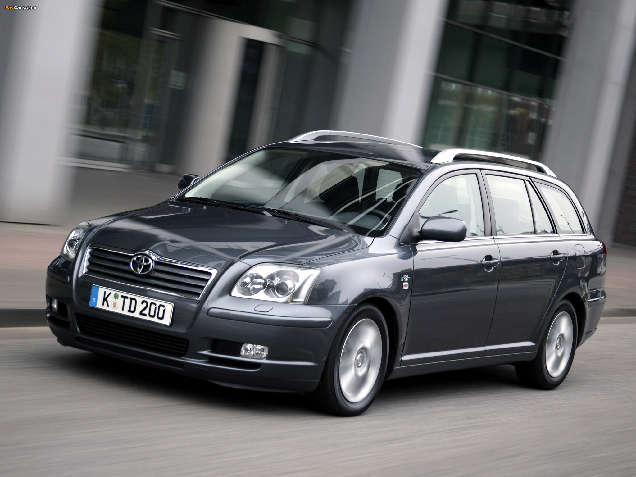 Pictures of Toyota Avensis Wagon 2003–06 (2048 x 1536)