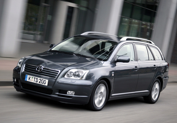 Pictures of Toyota Avensis Wagon 2003–06