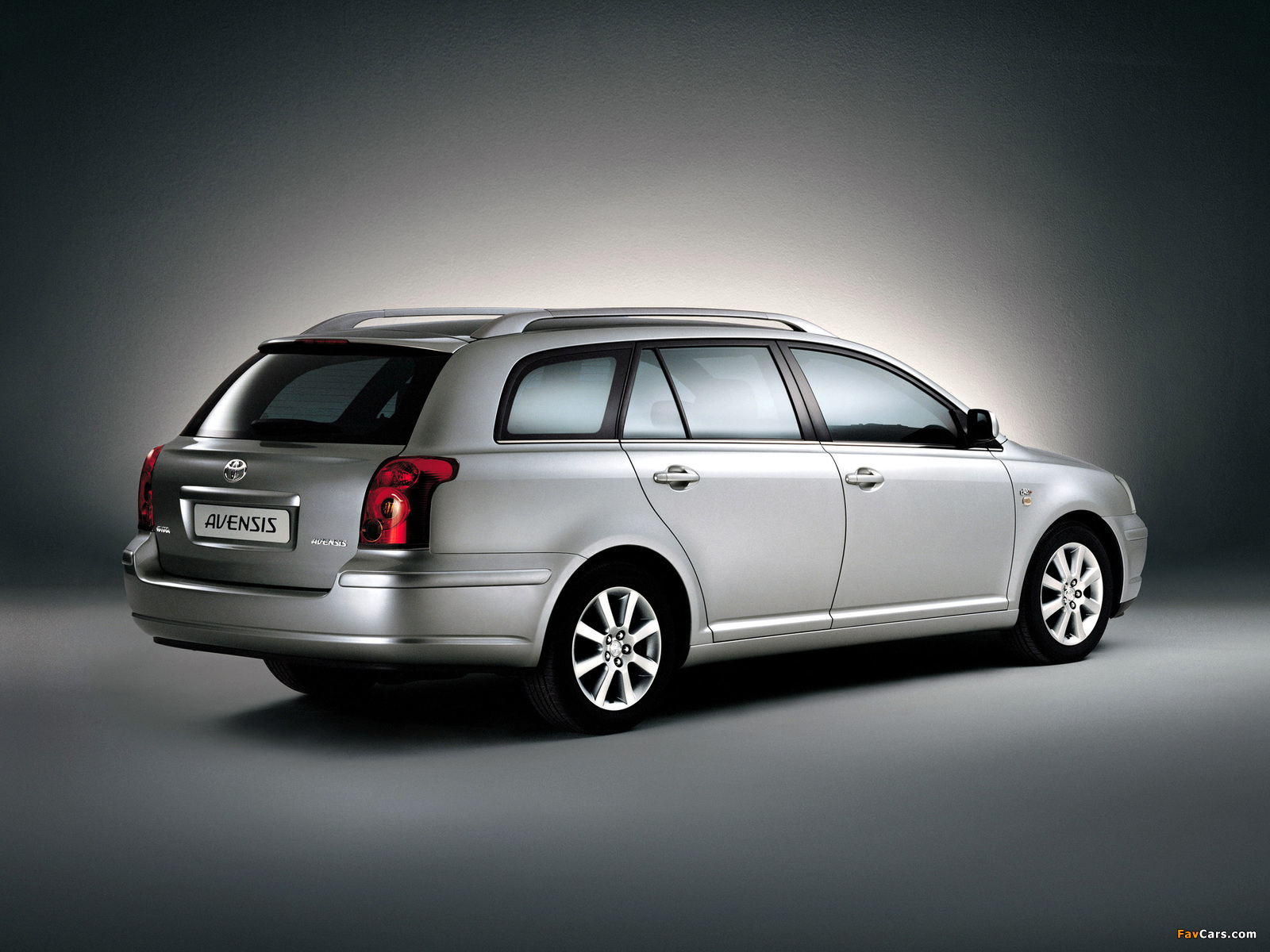 Pictures of Toyota Avensis Wagon 2003–06 (1600 x 1200)