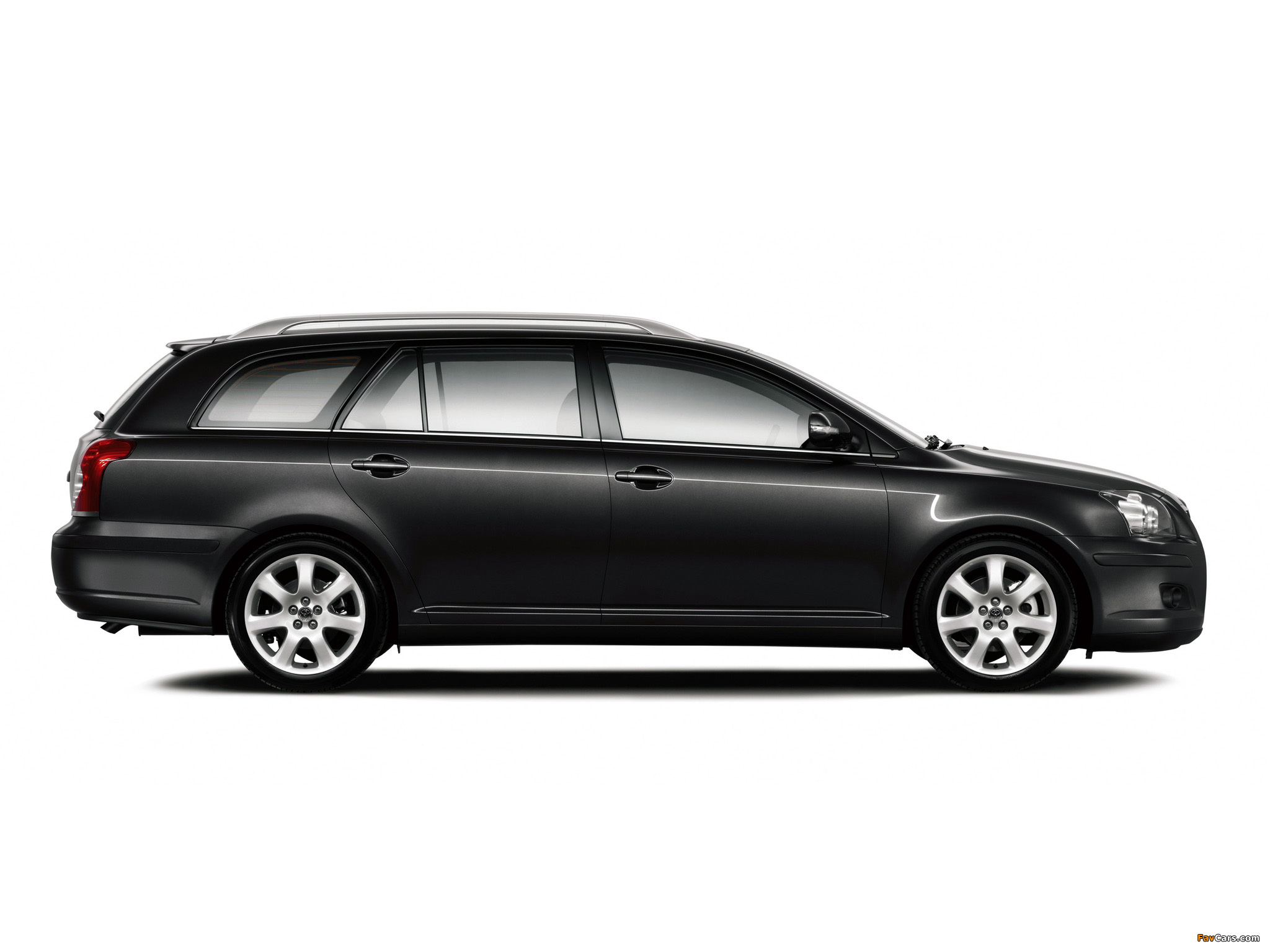 Pictures of Toyota Avensis Wagon 2006–08 (2048 x 1536)