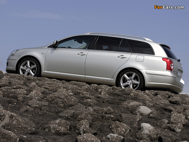 Pictures of Toyota Avensis Wagon 2006–08 (640 x 480)