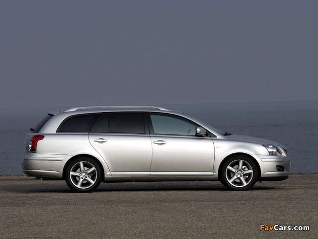 Pictures of Toyota Avensis Wagon 2006–08 (640 x 480)