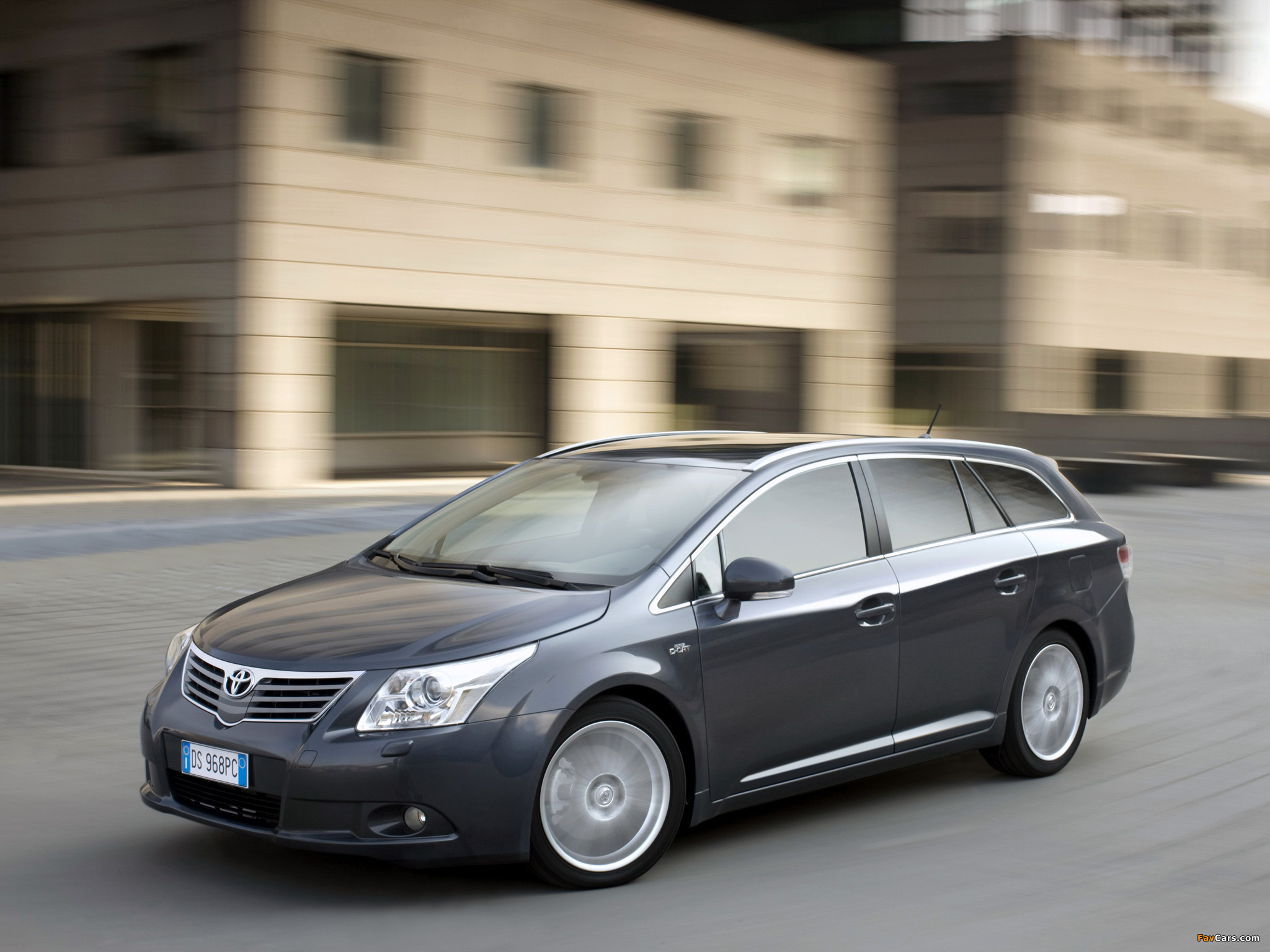 Pictures of Toyota Avensis Wagon 2008–11 (2048 x 1536)