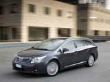 Pictures of Toyota Avensis Wagon 2008–11