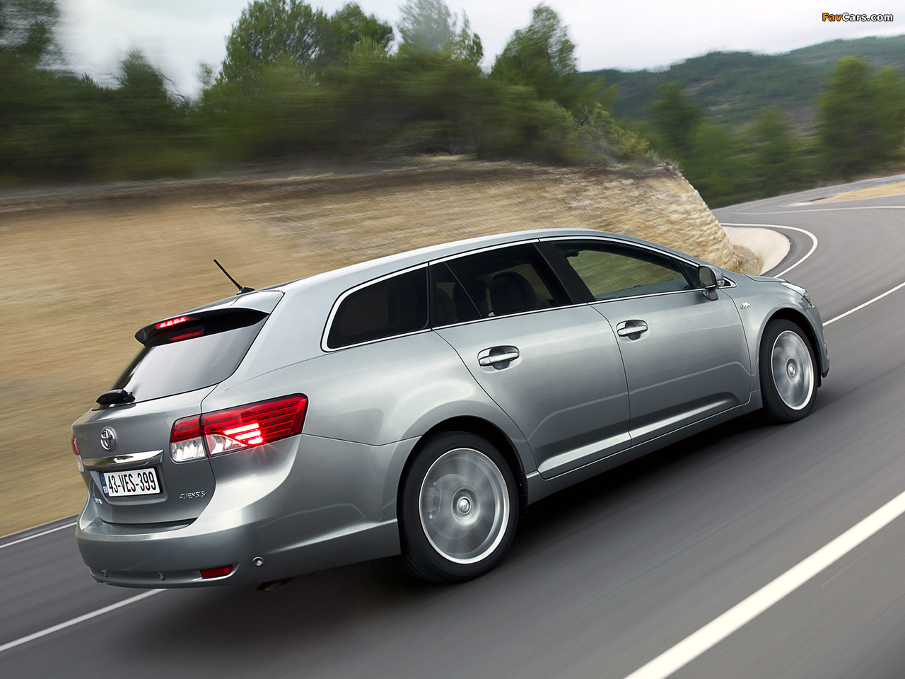 Pictures of Toyota Avensis Wagon 2011 (1280 x 960)