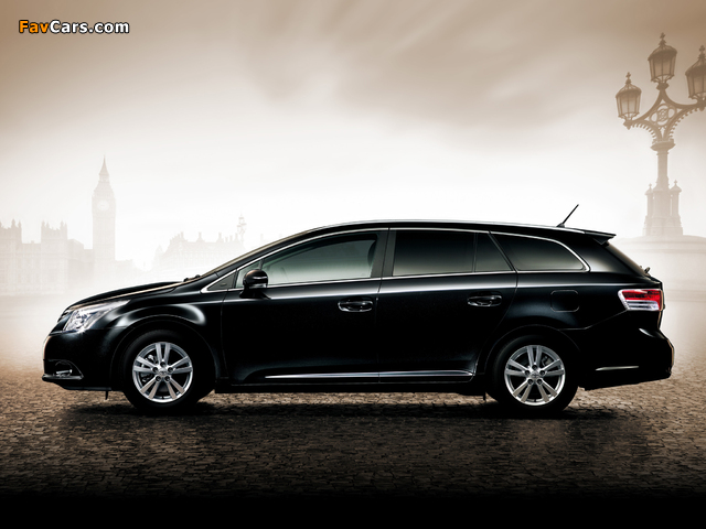 Pictures of Toyota Avensis JP-spec 2011–12 (640 x 480)
