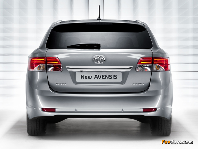 Pictures of Toyota Avensis Wagon 2011 (640 x 480)