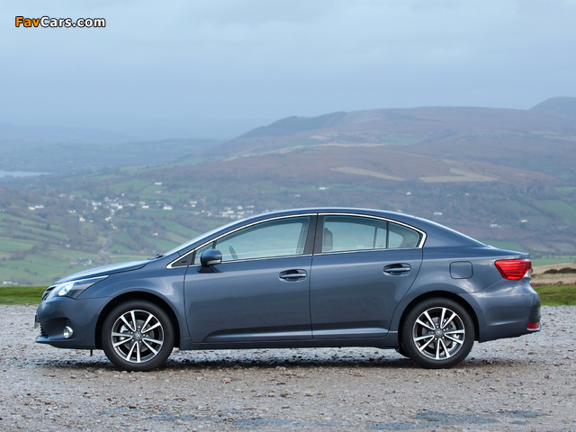 Pictures of Toyota Avensis Sedan UK-spec 2011 (640 x 480)