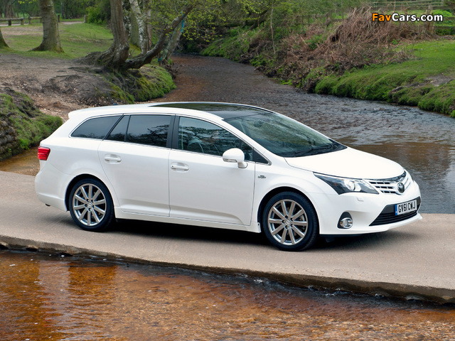 Pictures of Toyota Avensis Wagon UK-spec 2012 (640 x 480)