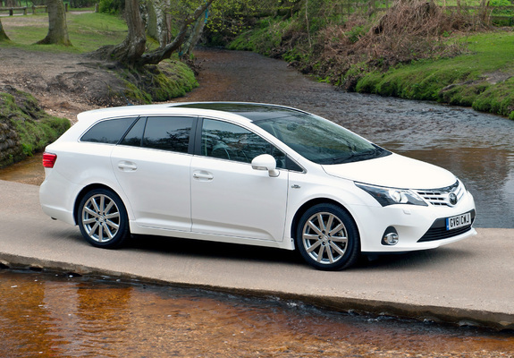 Pictures of Toyota Avensis Wagon UK-spec 2012