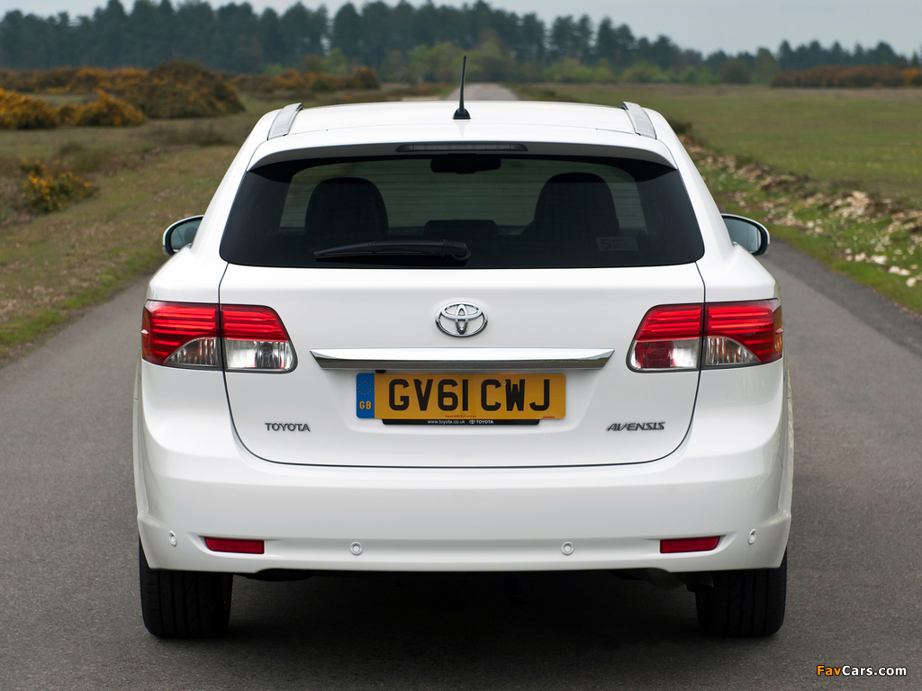Pictures of Toyota Avensis Wagon UK-spec 2012 (1024 x 768)