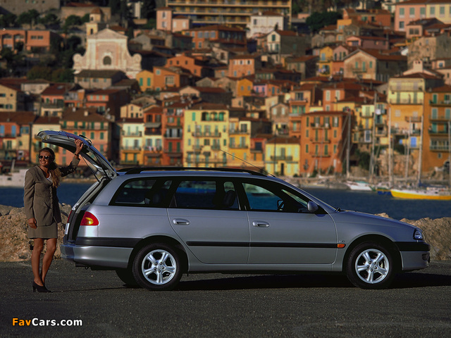 Toyota Avensis Wagon 1997–2000 images (640 x 480)