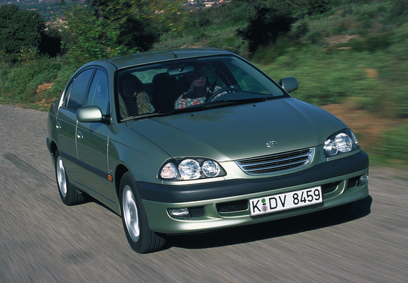 Toyota Avensis Sedan 1997–2000 images