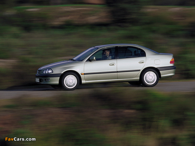 Toyota Avensis Sedan 1997–2000 photos (640 x 480)