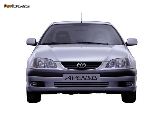 Toyota Avensis Sedan 2000–02 images (640 x 480)