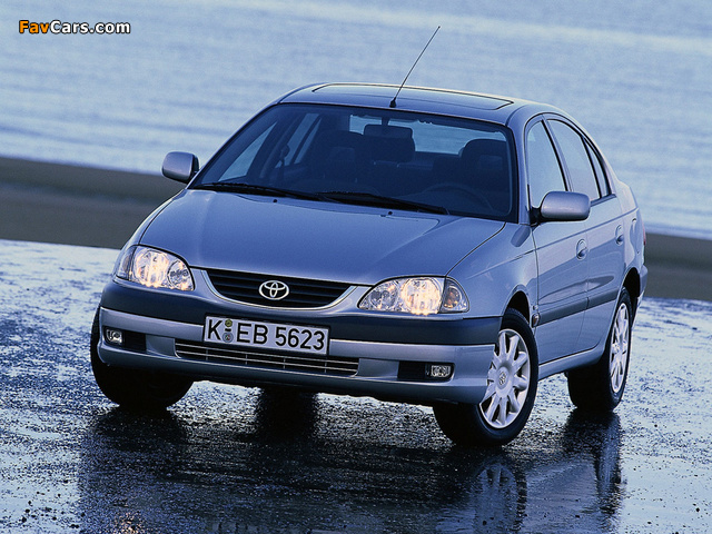 Toyota Avensis Sedan 2000–02 wallpapers (640 x 480)