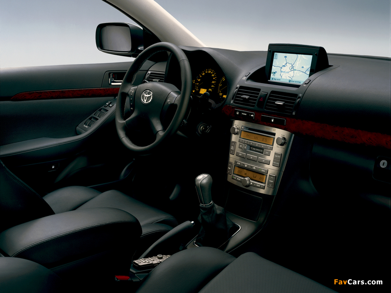 Toyota Avensis Liftback 2003–06 photos (800 x 600)