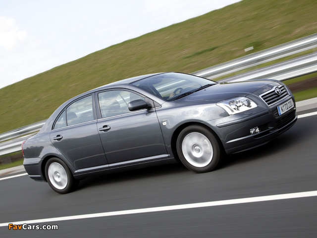 Toyota Avensis Sedan 2003–06 photos (640 x 480)