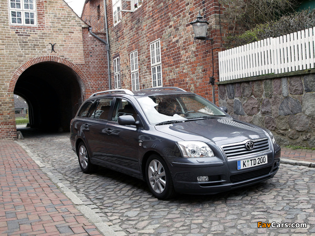 Toyota Avensis Wagon 2003–06 pictures (640 x 480)
