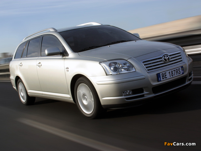 Toyota Avensis Wagon 2003–06 pictures (640 x 480)
