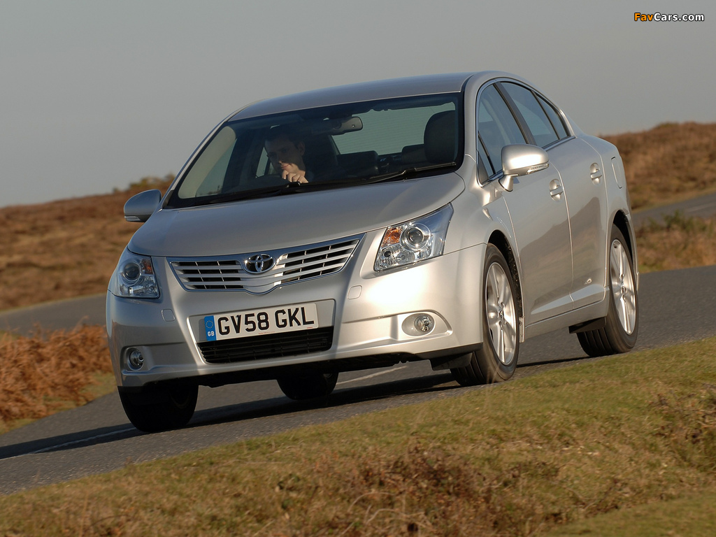 Toyota Avensis Sedan UK-spec 2008–11 images (1024 x 768)