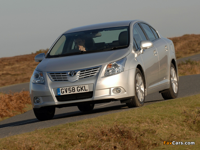 Toyota Avensis Sedan UK-spec 2008–11 images (640 x 480)