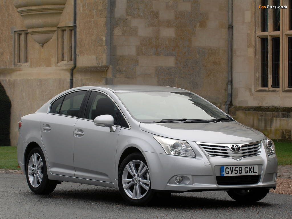 Toyota Avensis Sedan UK-spec 2008–11 photos (1024 x 768)