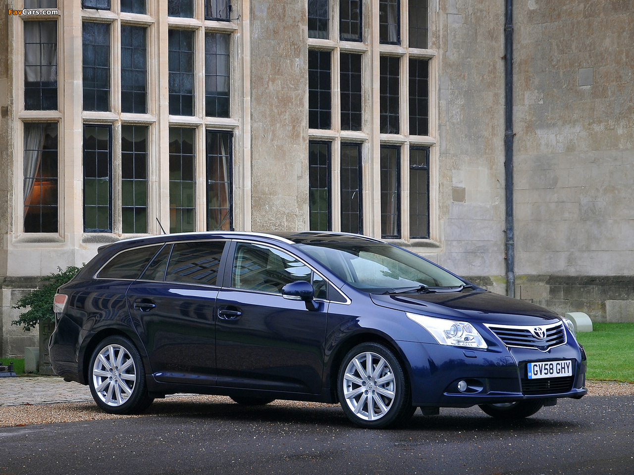 Toyota Avensis Wagon UK-spec 2008–11 photos (1280 x 960)