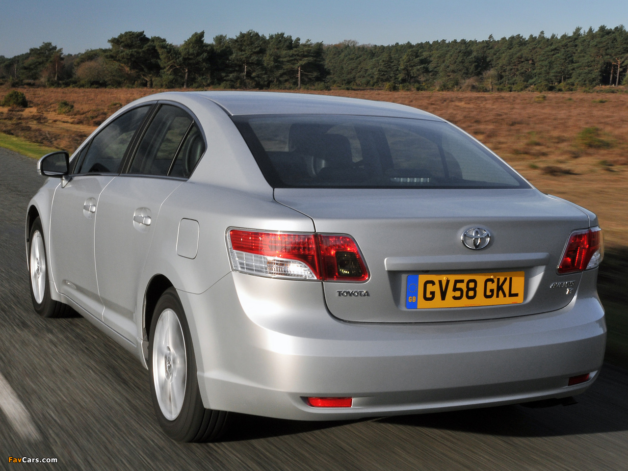 Toyota Avensis Sedan UK-spec 2008–11 pictures (1280 x 960)